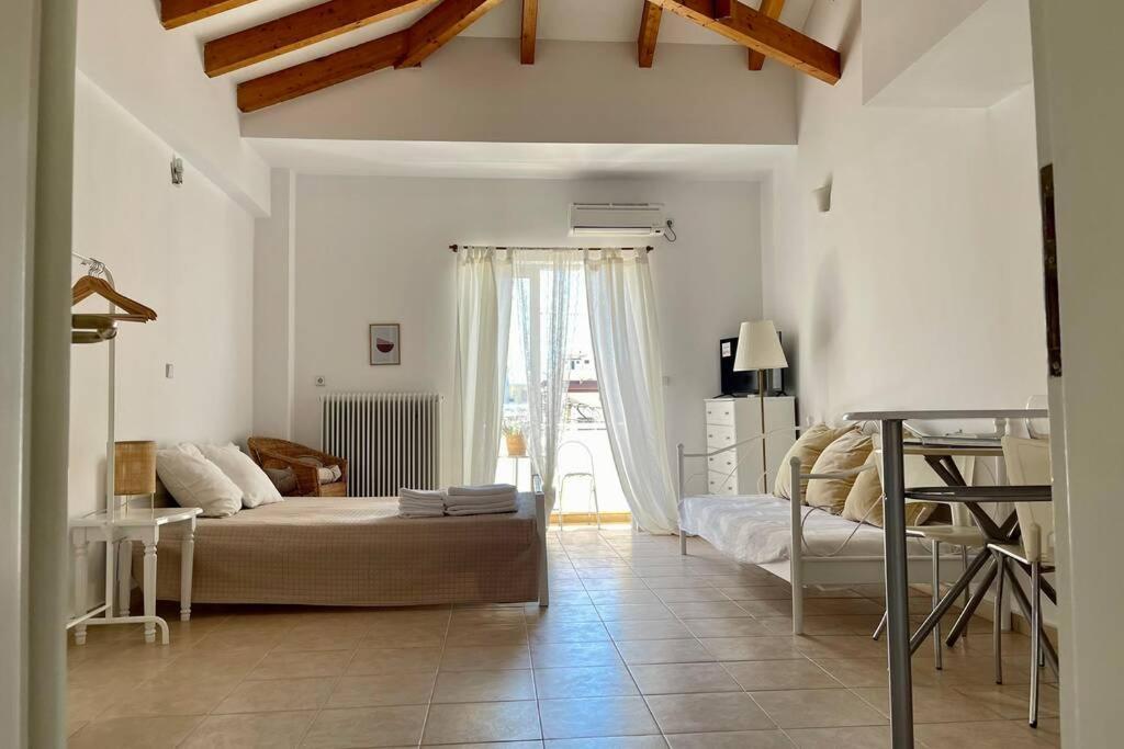Studio Stay White Room Каламата Экстерьер фото